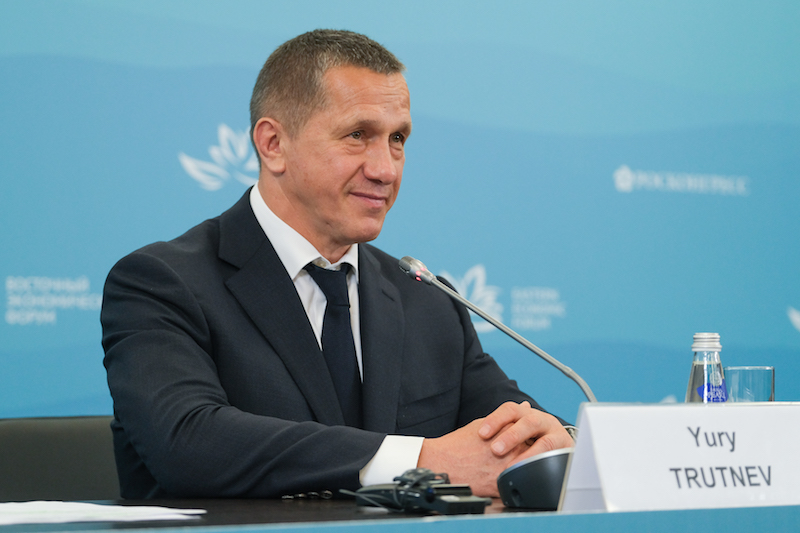 На полях ВЭФ заключены соглашения по развитию туризма, промышленности и поддержки научно-технического потенциала