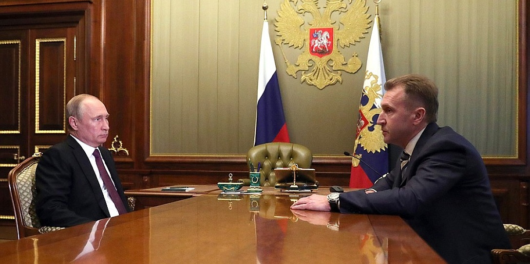 Встреча Владимира Путина на полях ПМЭФ с Игорем Шуваловым