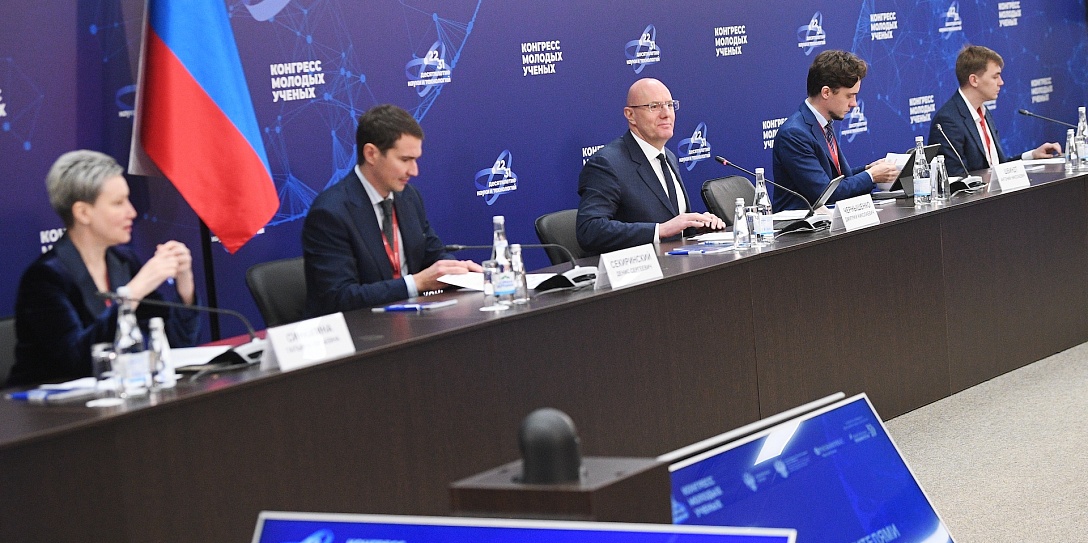 Дмитрий Чернышенко обозначил ключевые задачи руководителей научно-технологического развития