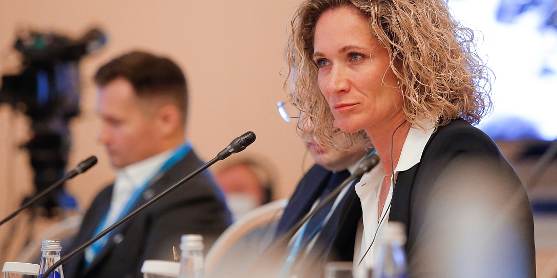 На Евразийском женском форуме обсудили проблемы женщин в спортивной сфере