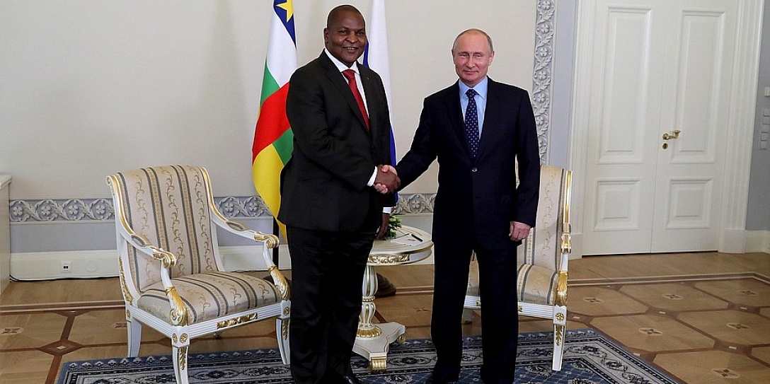На полях ПМЭФ Владимир Путин встретился с Президентом Центральноафриканской Республики Фостеном Арканжем Туадерой